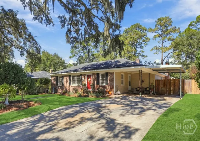 Photo 2 of Single family home for sale at 1934 Brogdon St, Savannah, GA 31406 | MLS# SA366488 | Listing updated on 2026-10-29