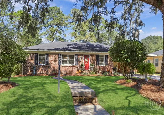 Photo 3 of Single family home for sale at 1934 Brogdon St, Savannah, GA 31406 | MLS# SA366488 | Listing updated on 2026-10-29