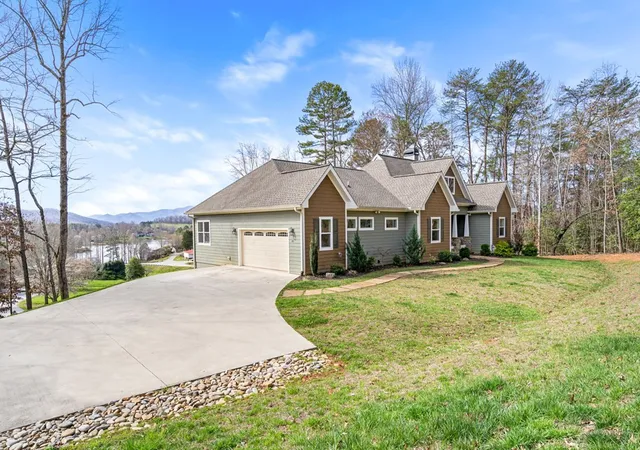 Photo 3 of Single family home for sale at 193 Mountain Harbour Dr, Hayesville, NC 28904 | MLS# 98544161 | Listing updated on 2026-09-08