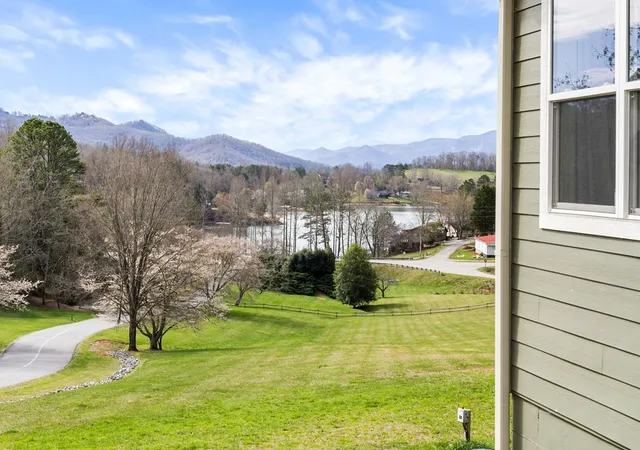 Photo 4 of Single family home for sale at 193 Mountain Harbour Dr, Hayesville, NC 28904 | MLS# 98544161 | Listing updated on 2026-09-08