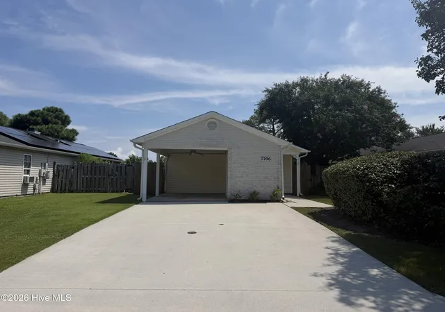 Photo 1 of Single family home for sale at 7206 Morley Ct, Wilmington, NC 28411 | MLS# 100602358 | Listing updated on 2026-09-09