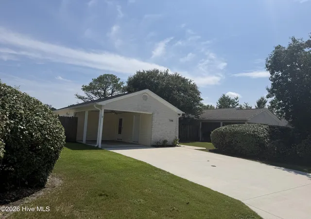 Photo 2 of Single family home for sale at 7206 Morley Ct, Wilmington, NC 28411 | MLS# 100602358 | Listing updated on 2026-09-09