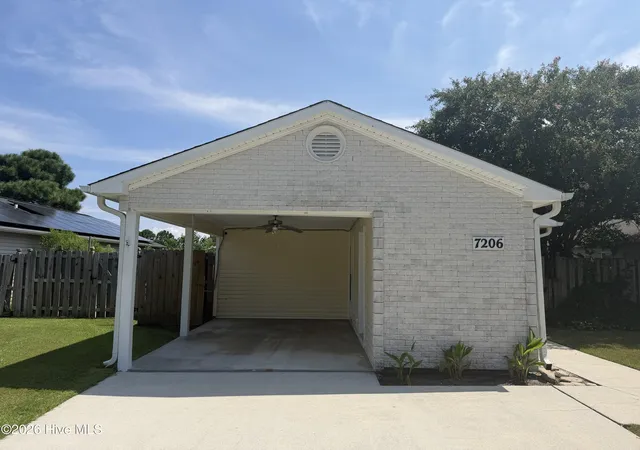 Photo 3 of Single family home for sale at 7206 Morley Ct, Wilmington, NC 28411 | MLS# 100602358 | Listing updated on 2026-09-09
