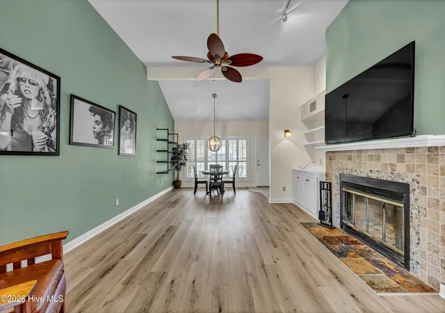 Photo 3 of Townhouse for sale at 5005 Villa Pl W, Wilmington, NC 28409 | MLS# 100600886 | Listing updated on 2026-09-18