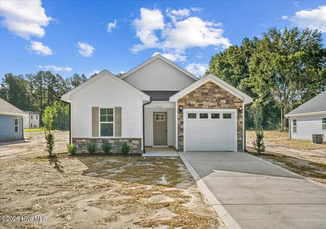Photo 1 of Single family home for sale at 312 E Howard St, Roseboro, NC 28382 | MLS# 100600975 | Listing updated on 2026-09-12