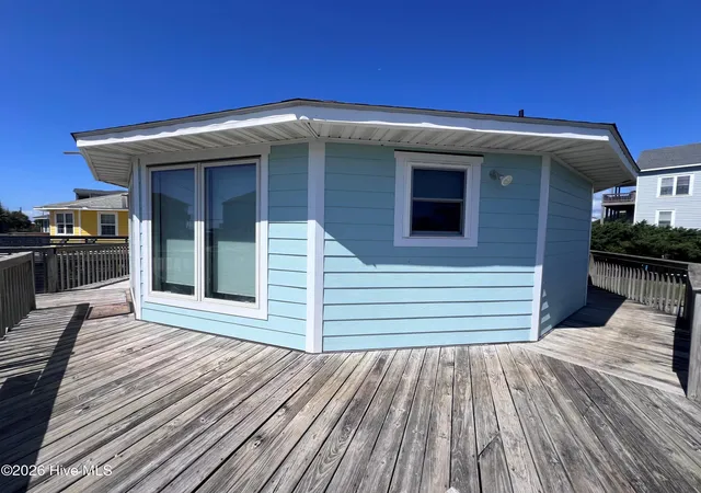 Photo 3 of Single family home for sale at 3045 Island Dr, N Topsail Beach, NC 28460 | MLS# 100543608 | Listing updated on 2026-09-14