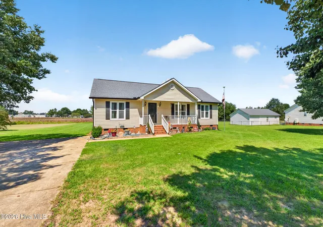 Photo 3 of Single family home for sale at 113 Crosswinds Dr, Selma, NC 27576 | MLS# 100602330 | Listing updated on 2026-09-09