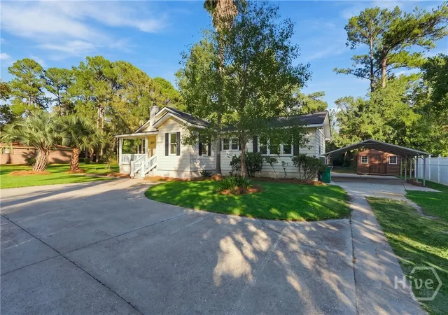Photo 2 of Single family home for sale at 530 Talmadge Ave, Savannah, GA 31408 | MLS# SA366804 | Listing updated on 2026-10-20