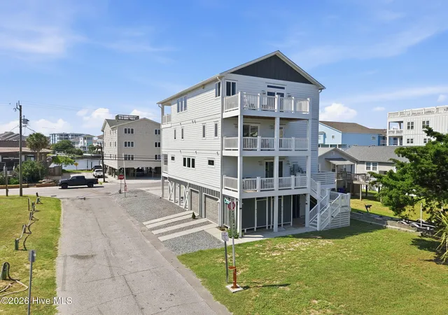 Photo 4 of Single family home for sale at 500 Canal Dr, Carolina Beach, NC 28428 | MLS# 100602479 | Listing updated on 2026-09-18