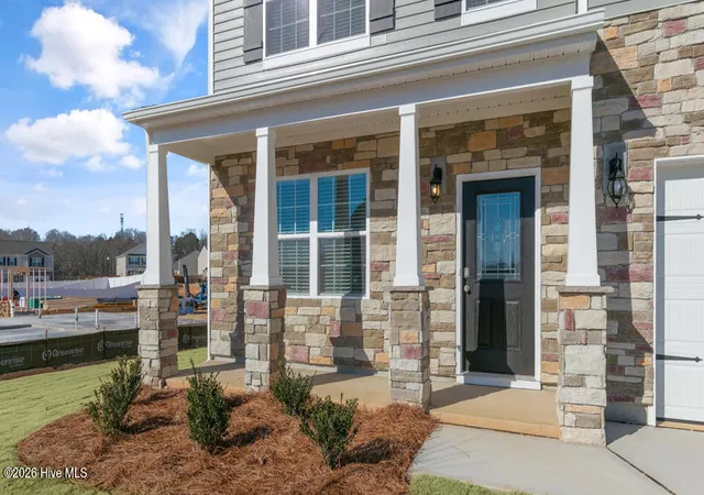 Photo 3 of Single family home for sale at 3249 Ridgeland Dr, Winterville, NC 28590 | MLS# 100602110 | Listing updated on 2026-09-11