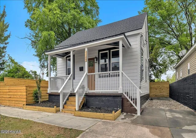 Single family home for sale at 1109 Dock St, Wilmington, NC 28401 | MLS# 100602868
