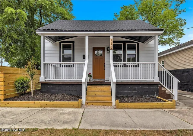 Photo 2 of Single family home for sale at 1109 Dock St, Wilmington, NC 28401 | MLS# 100602868 | Listing updated on 2026-09-14