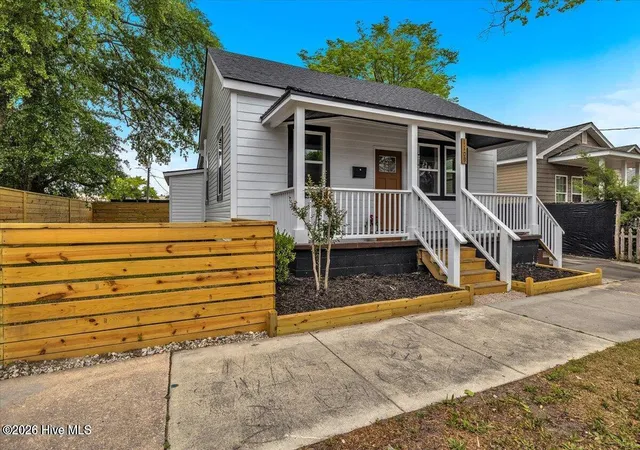 Photo 3 of Single family home for sale at 1109 Dock St, Wilmington, NC 28401 | MLS# 100602868 | Listing updated on 2026-09-14