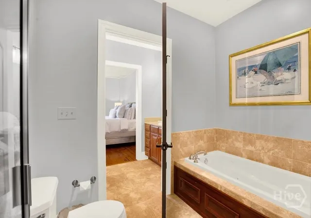 Listing Photo 2 - Condo for sale in building located at 165 W Bay St, Savannah, GA 31401 - Unit #402