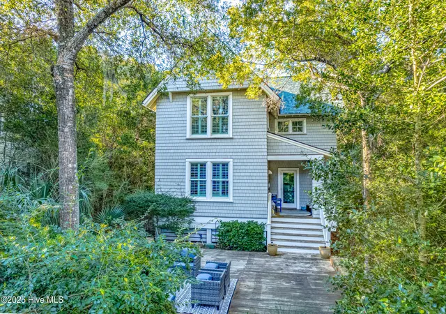 Photo 1 of Single family home for sale at 6 Keypost Ct, Bald Head Island, NC 28461 | MLS# 100601342 | Listing updated on 2026-09-08