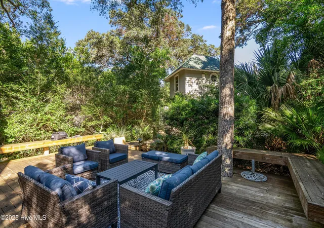 Photo 4 of Single family home for sale at 6 Keypost Ct, Bald Head Island, NC 28461 | MLS# 100601342 | Listing updated on 2026-09-08