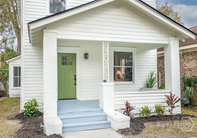 Photo 2 of Single family home for sale at 1008 E Waldburg St #A, Savannah, GA 31401 | MLS# SA360961 | Listing updated on 2026-09-07