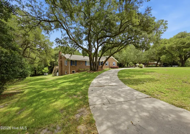 Photo 3 of Single family home for sale at 233 High Tide Dr, Wilmington, NC 28411 | MLS# 100582938 | Listing updated on 2026-09-03