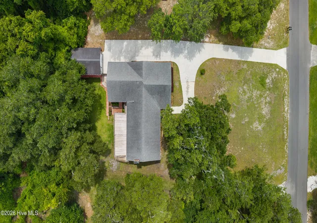 Photo 4 of Single family home for sale at 233 High Tide Dr, Wilmington, NC 28411 | MLS# 100582938 | Listing updated on 2026-09-03
