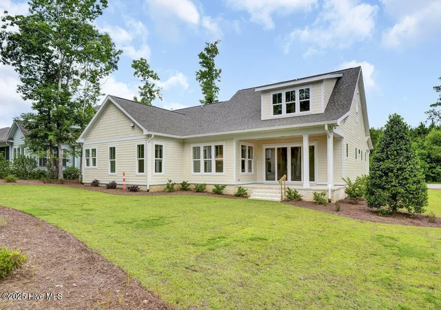 Photo 3 of Single family home for sale at 324 Grayhawk Cir, Wilmington, NC 28411 | MLS# 100574124 | Listing updated on 2026-09-14