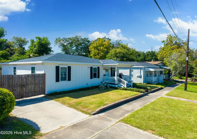Photo 3 of Single family home for sale at 312 S 14th Street, Wilmington, NC 28401 | MLS# 100602817 | Listing updated on 2026-09-16