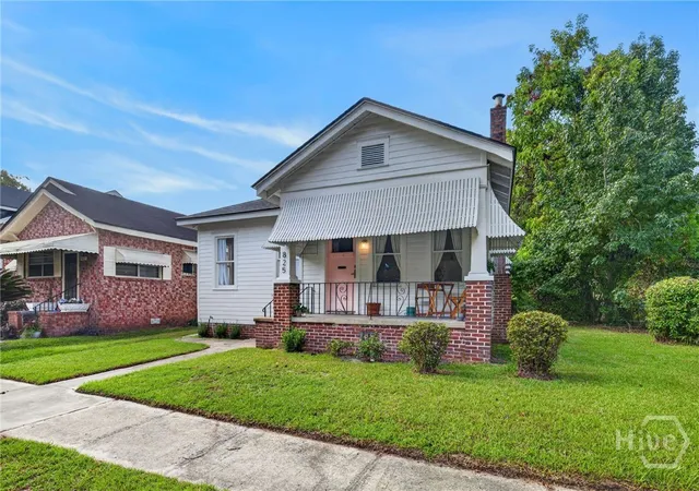 Photo 2 of Single family home for sale at 825 E 34th Street, Savannah, GA 31401 | MLS# SA363575 | Listing updated on 2026-09-09