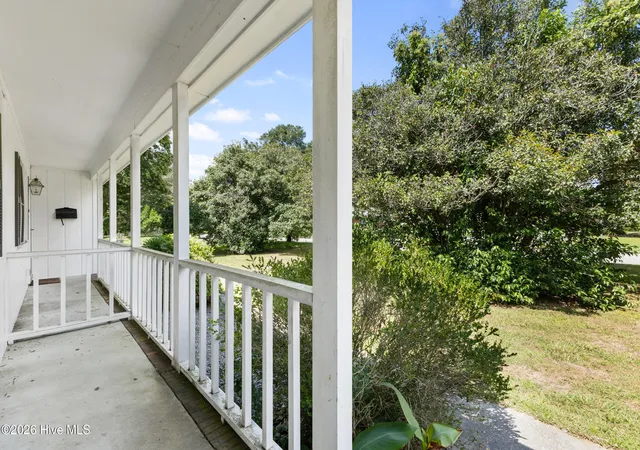 Photo 4 of House for sale at 2550 Chestnut St, Wilmington, NC 28405 | MLS# 100599384 | Listing updated on 2026-09-11