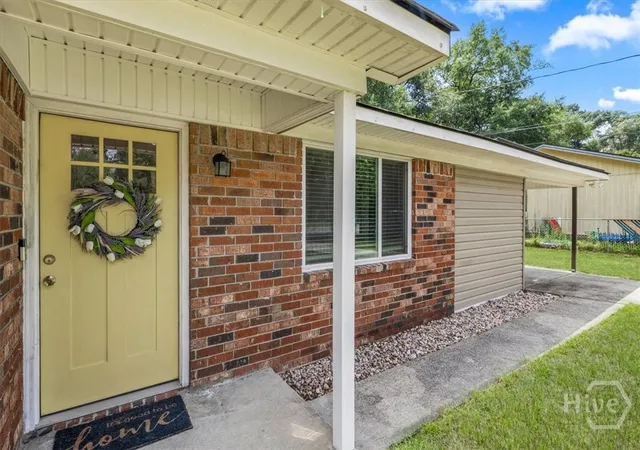 Photo 1 of Single family home for sale at 305 E Fourth St, Springfield, GA 31329 | MLS# SA363066 | Listing updated on 2026-10-17
