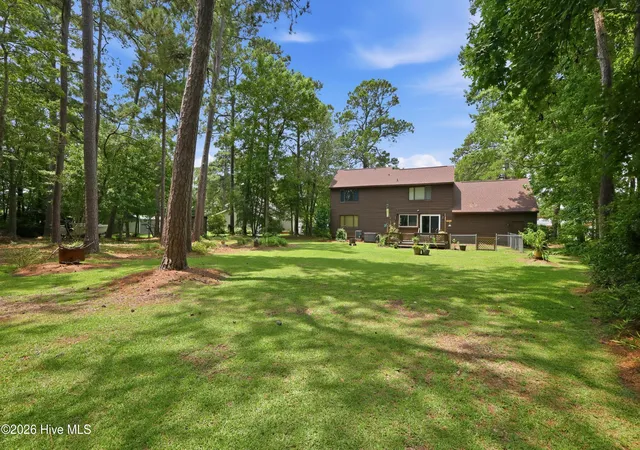 Photo 3 of Single family home for sale at 704 Meadow Ct, Morehead City, NC 28557 | MLS# 100590272 | Listing updated on 2026-10-06