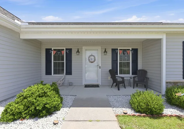 Photo 3 of Single family home for sale at 85 Plantation Oaks Dr, New Bern, NC 28560 | MLS# 100601718 | Listing updated on 2026-09-17