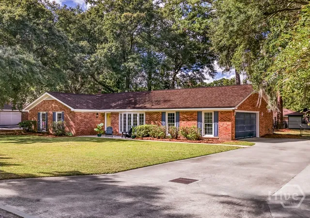 Photo 1 of Single family home for sale at 209 Maria Rd, Savannah, GA 31410 | MLS# SA365664 | Listing updated on 2026-10-11