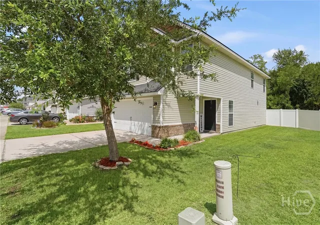 Photo 3 of Single family home for sale at 223 Grandview Dr, Hinesville, GA 31313 | MLS# SA358699 | Listing updated on 2026-09-11