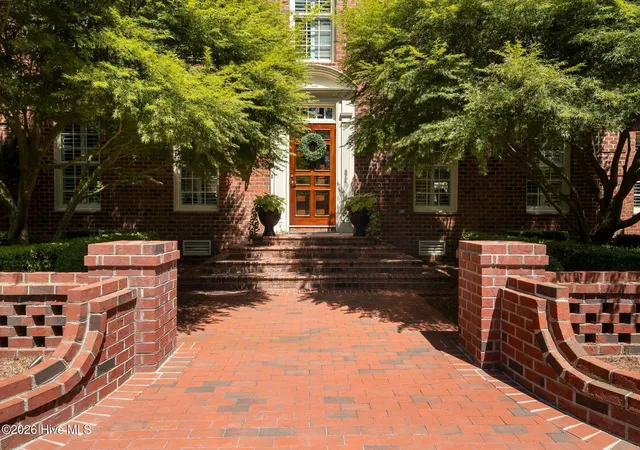 Photo 3 of Mansion for sale at 3407 Timberlake Ct, Kinston, NC 28504 | MLS# 100602423 | Listing updated on 2026-09-10