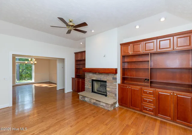 Photo 4 of Single family home for sale at 86 Pinewild Dr, Pinehurst, NC 28374 | MLS# 100588796 | Listing updated on 2026-09-30