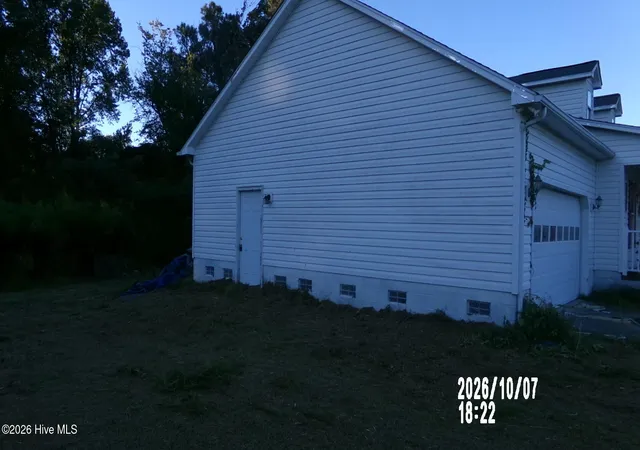Photo 3 of Single family home for sale at 104 Goldie Ln, Beulaville, NC 28518 | MLS# 100609244 | Listing updated on 2026-10-09