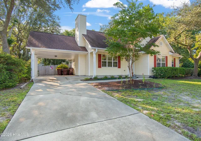 Photo 3 of Single family home for sale at 6309 Iverstone Ct, Wilmington, NC 28409 | MLS# 100601037 | Listing updated on 2026-09-09