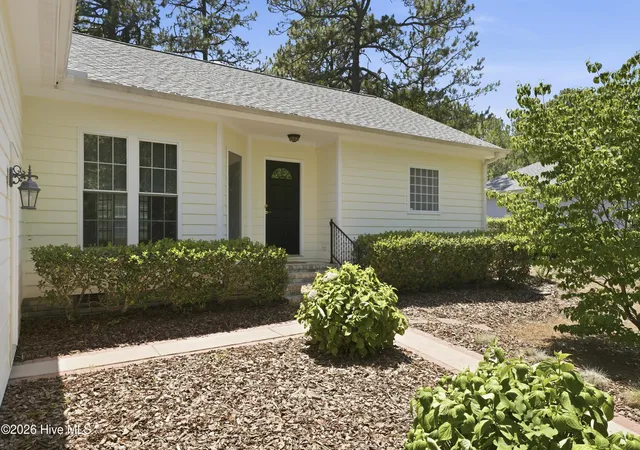 Photo 1 of Single family home for sale at 190 Canter Ln, Pinehurst, NC 28374 | MLS# 100587204 | Listing updated on 2026-09-13