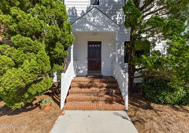 Townhouse for sale at 4 Saint Marys Pl, Wilmington, NC 28403 | MLS# 100605752 | Listing updated on 2026-10-21