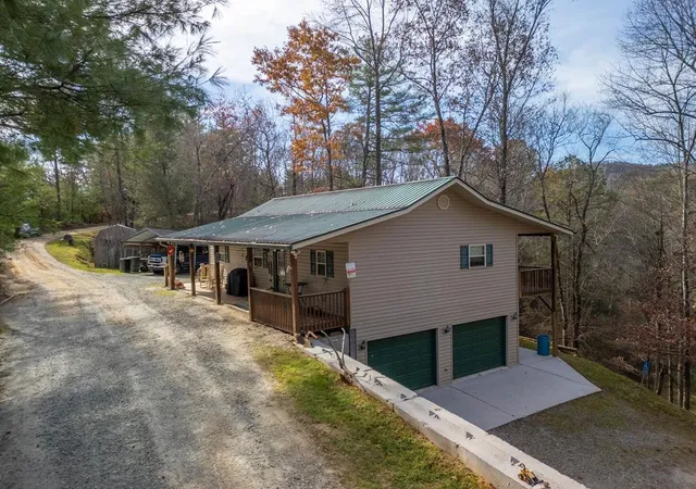Photo 2 of Single family home for sale at 212 Pendergrass Rd, Marble, NC 28905 | MLS# 98525458 | Listing updated on 2026-09-11