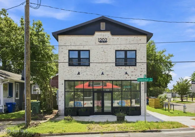 Photo 3 of Multi family home for sale at 1202 Chestnut St, Wilmington, NC 28401 | MLS# 100601133 | Listing updated on 2026-09-30