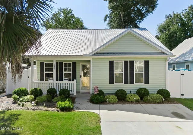 Photo 1 of Single family home for sale at 153 Ne 19th Street, Oak Island, NC 28465 | MLS# 100601099 | Listing updated on 2026-09-14