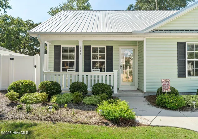 Photo 3 of Single family home for sale at 153 Ne 19th Street, Oak Island, NC 28465 | MLS# 100601099 | Listing updated on 2026-09-14