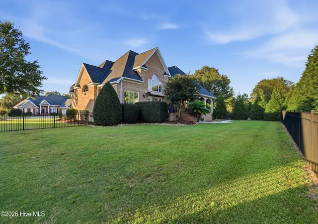 Photo 2 of Single family home for sale at 501 Golf View Dr, Greenville, NC 27834 | MLS# 100610351 | Listing updated on 2026-10-21