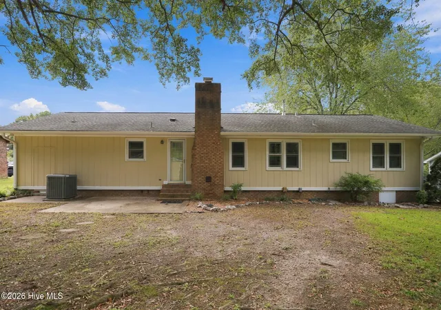 Photo 4 of Single family home for sale at 218 Avalon Ln, Greenville, NC 27858 | MLS# 100610242 | Listing updated on 2026-10-14