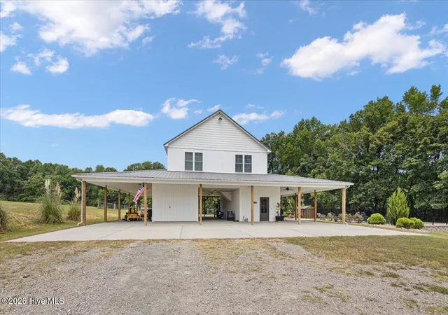 Photo 3 of Single family home for sale at 491 Stage Rd, Carthage, NC 28327 | MLS# 100600500 | Listing updated on 2026-09-01