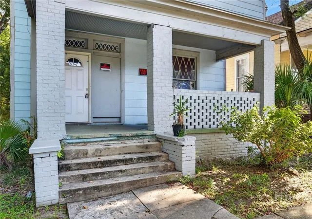 Photo 2 of Single family home for sale at 1120 E 33rd Street, Savannah, GA 31404 | MLS# SA362609 | Listing updated on 2026-09-03