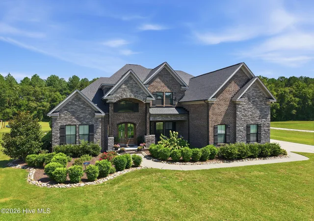 Photo 3 of Single family home for sale at 1425 Fox Hollow Dr, Ayden, NC 28513 | MLS# 100598114 | Listing updated on 2026-09-08