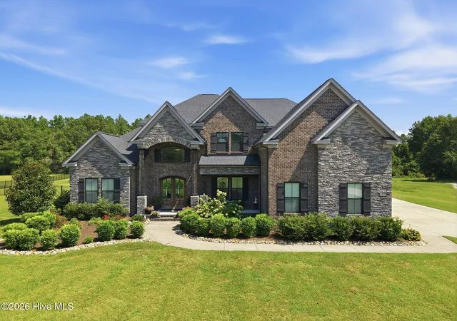Photo 4 of Single family home for sale at 1425 Fox Hollow Dr, Ayden, NC 28513 | MLS# 100598114 | Listing updated on 2026-09-08