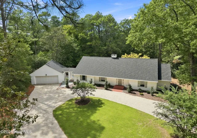 Photo 1 of Single family home for sale at 180 Frye Rd, Pinehurst, NC 28374 | MLS# 100602456 | Listing updated on 2026-09-11