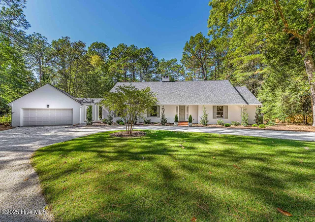 Photo 2 of Single family home for sale at 180 Frye Rd, Pinehurst, NC 28374 | MLS# 100602456 | Listing updated on 2026-09-11